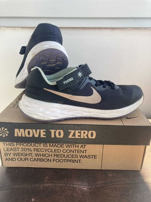 NIKE маратонки за момче