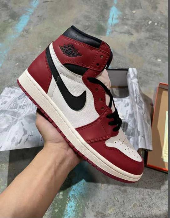 Air Jordan 1 Retro High OG “Chicago”