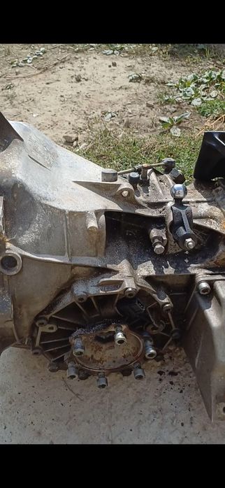 Каропка  мкпп на ауди