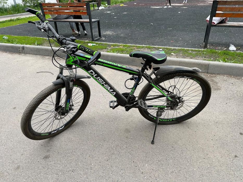 Продам велик зелено черный