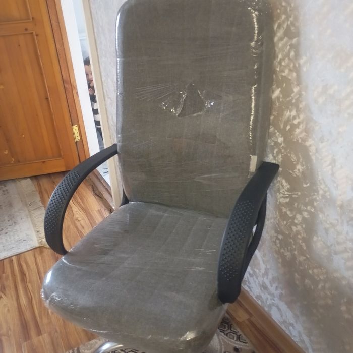 Продается офисное кресло