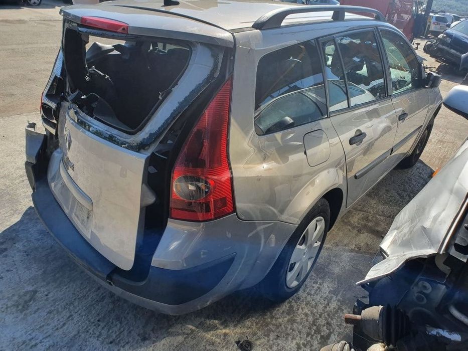 Dezmembrez Renault Megane 2 motor  1.6 benzina 112cp, K4M, Clio cutie de viteze dezmembrari piese