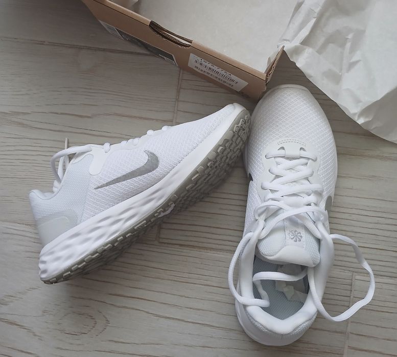 Adidasi Nike marime 36,noi