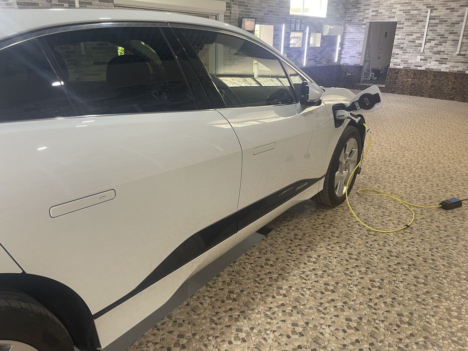 Электромобиль Jaguar i-pace  ev -400s