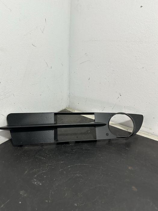 Grila bara dreapta fata BMW Seria 5 E60 E61 520d 525d 530d 535d