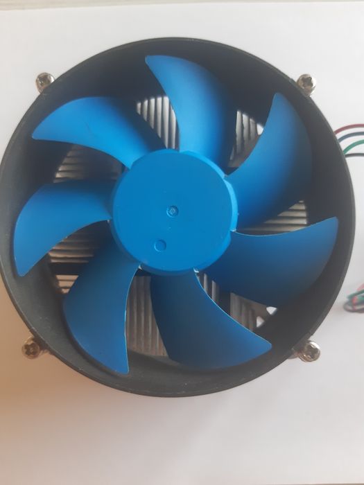 CPU кулер с 4 пиновым коннектором