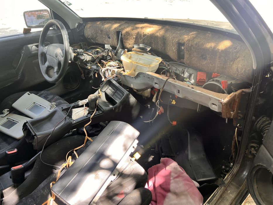 Vw golf 3 1.6 101  на части