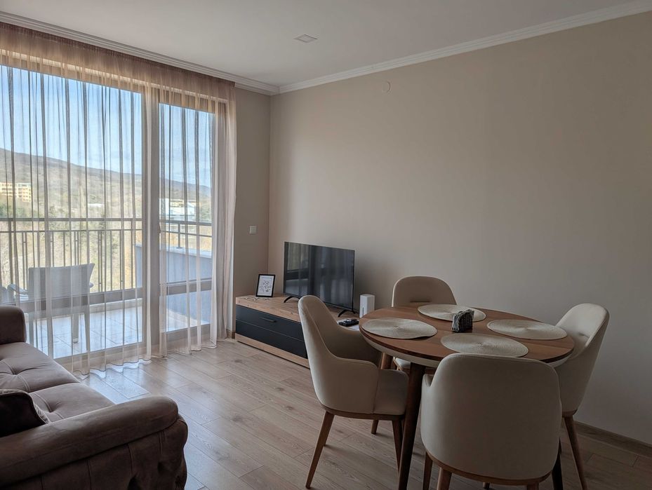 Дава се под наем Тристаен апартамент в София, Център - 80 кв.м за 55 € - Снимка #2
