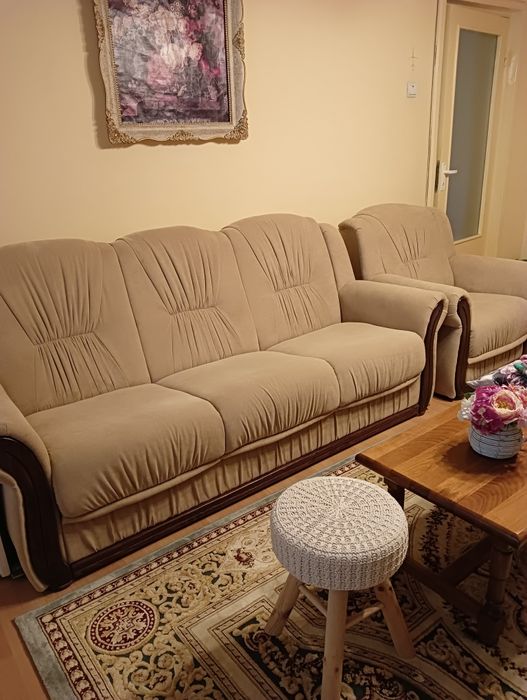 Canapea 3 locuri cu doua fotolii nouă,