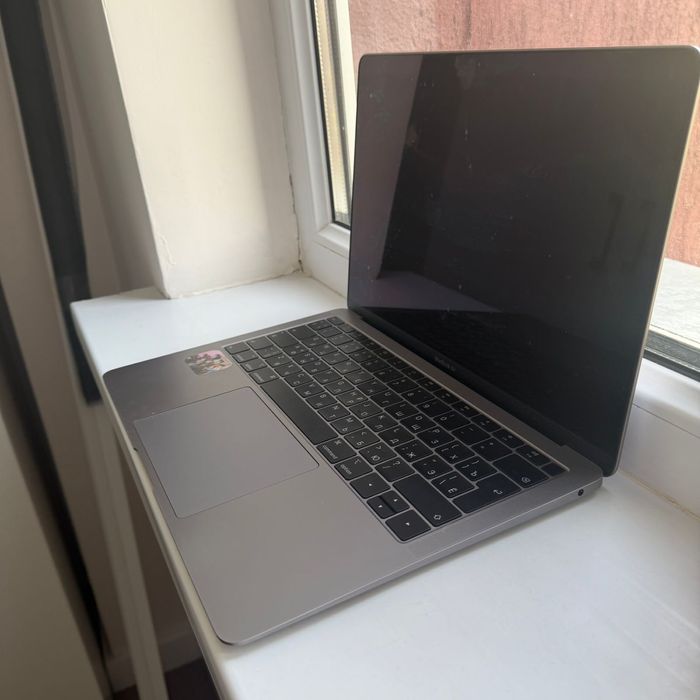 Продам macbook air 128gb intel core i5