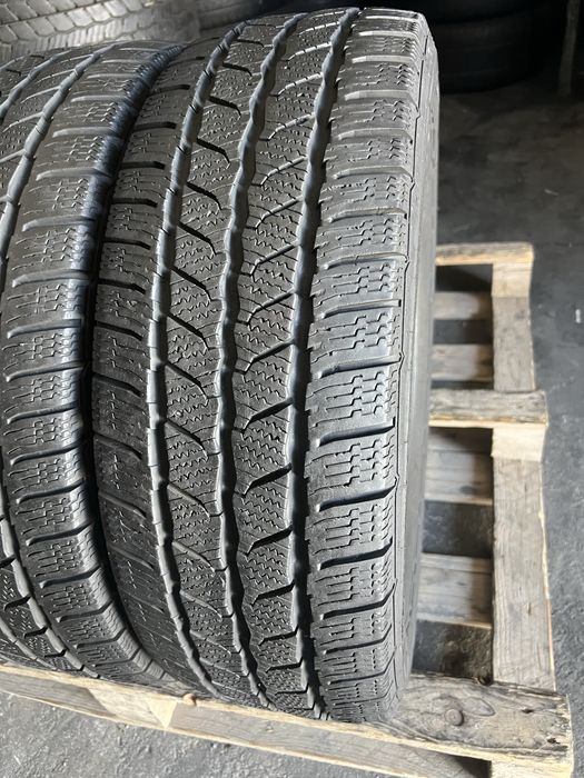 2 anvelope iarna 205/65/16 C Continental!