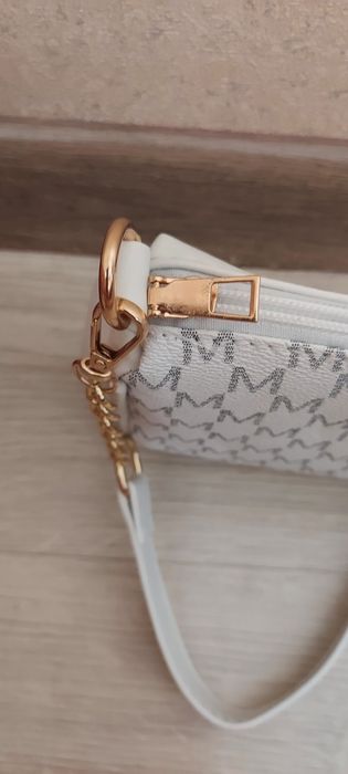Стильная мини сумочка белая