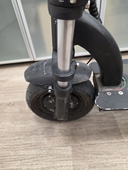 Trotineta electrica KULT by UBGO M2, Autonomie 65Km
