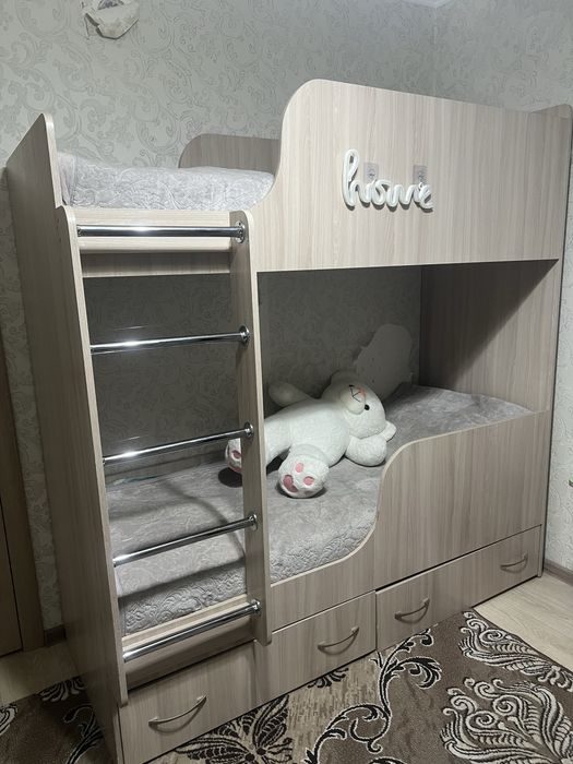 Продаю детский спальный гарнитур