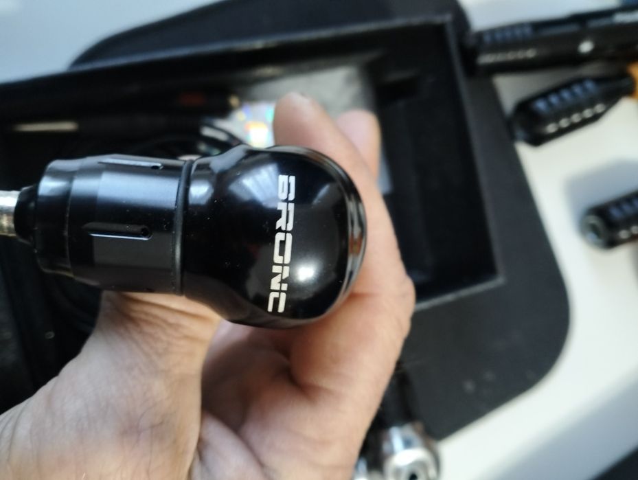 Aparate de tatuat bronc