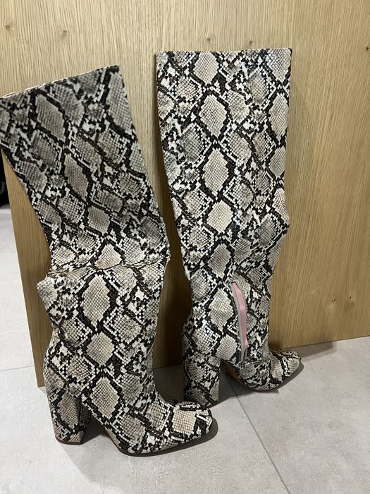 Змийски кожени ботуши Zara