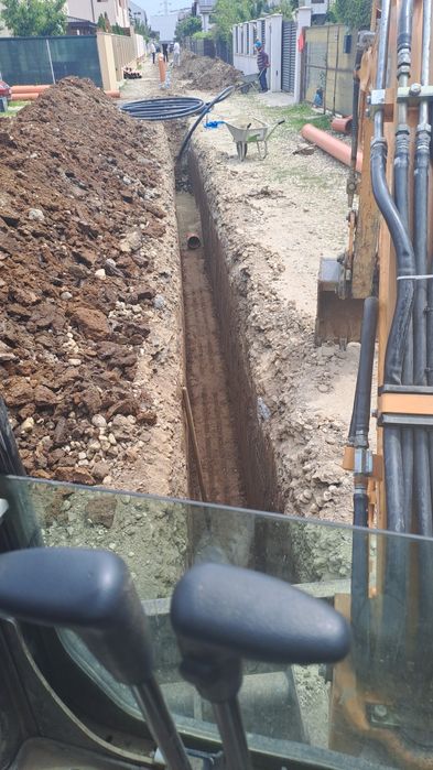 Inchiriez miniexcavator/execut lucrari/ demolări