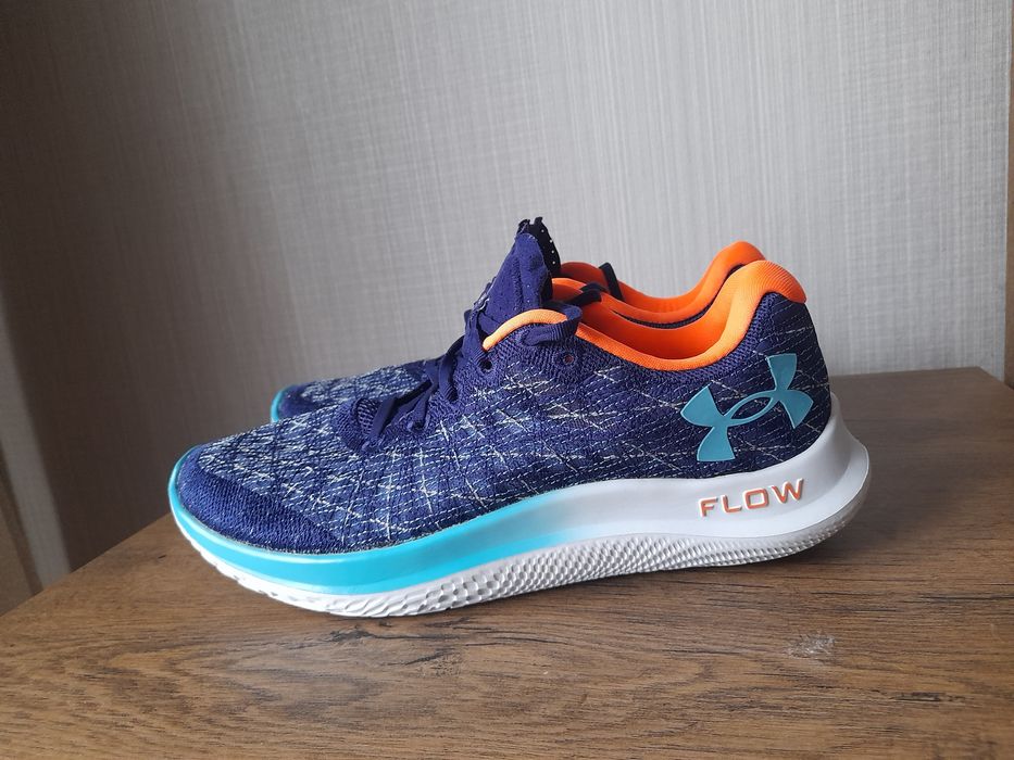 Under armour маратонки 43 номер.