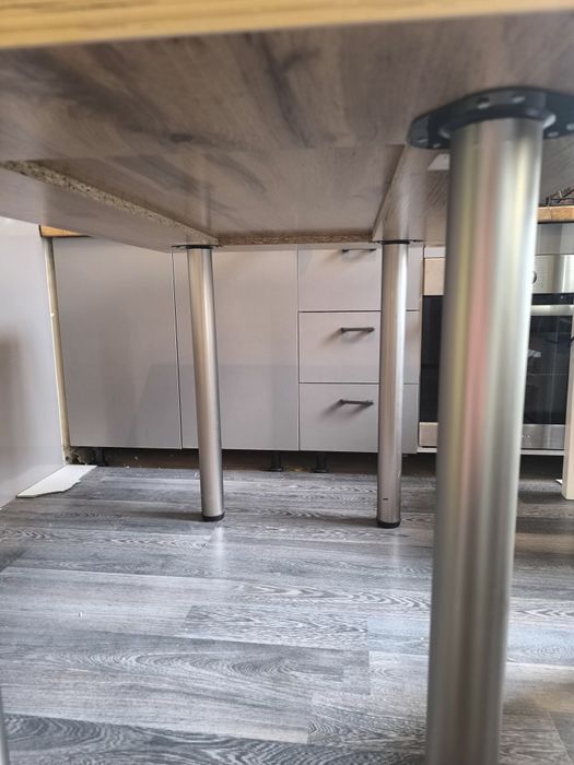 Продам кухонный стол б/у