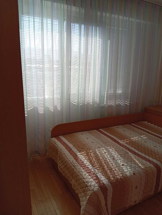 Двустаен, обзаведен апартамент под наем в  гр. София, Дружба 1, 55 кв.м., южно изложение, климатик, асансьор, саниран