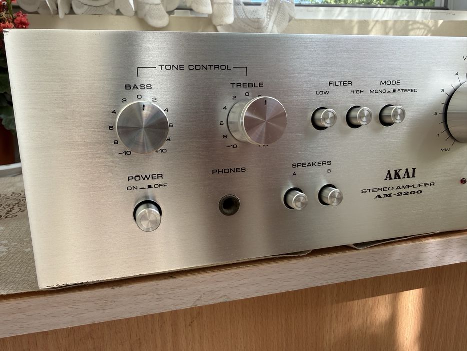 Akai AM-2200 Vintage Стерео усилвател