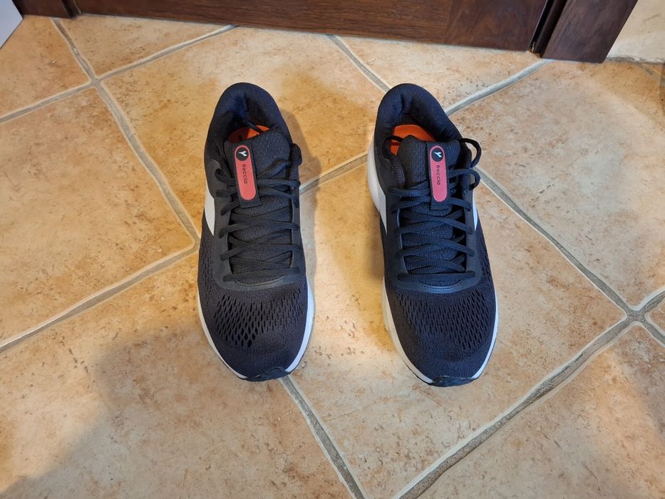 Vand adidasi diadora nike adidas