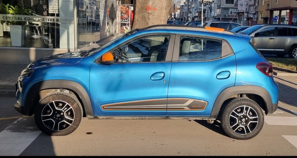 Продавам Дачия Спринг