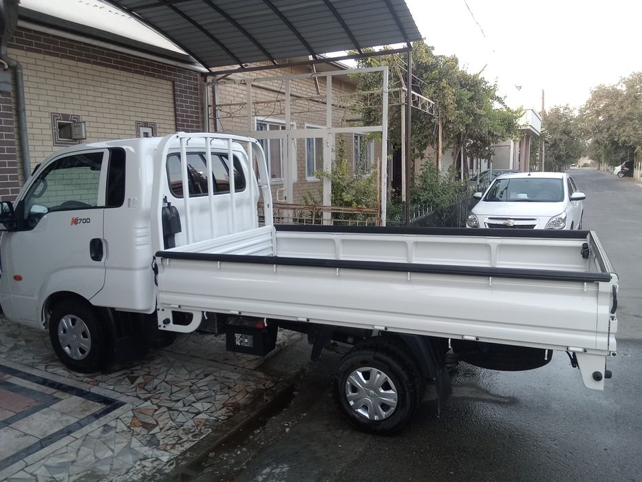 Киа бонго мошина