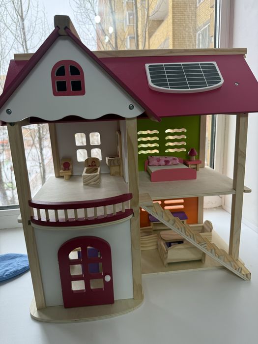 Продам кукольный домик