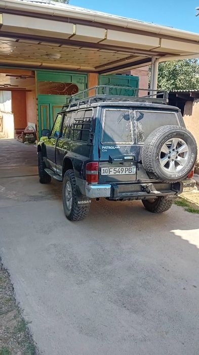 Nissan PATUROL Y60