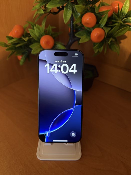 Vand iPhone 16 Pro 96% bateria in garantie