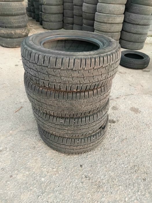 Бусови гуми 235 65 16 C Ц Мишелин Michelin 4 броя - нов внос. Не са нови! Посочената цена е за един брой гума. Без коментар на цената. 43 години опит