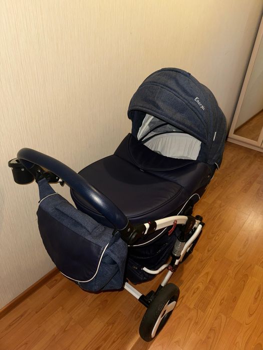 Продам детскую коляску