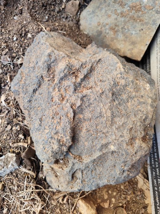 Метеорит 30х30см.Тежина 38кг