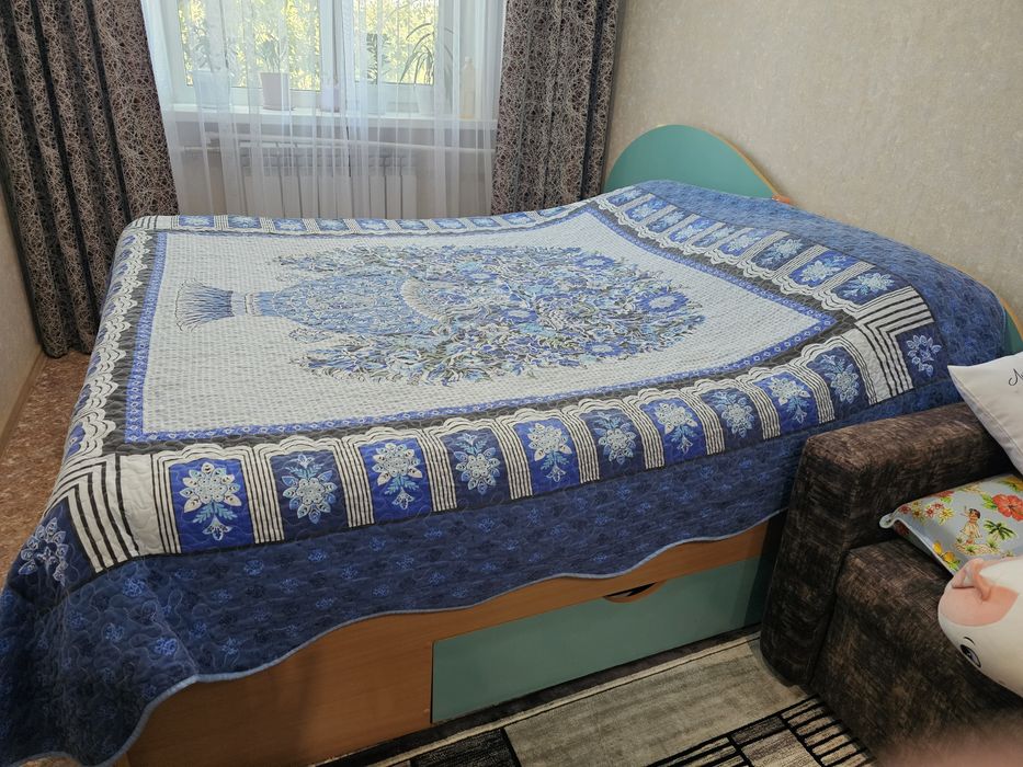 Продам спальный гарнитур
