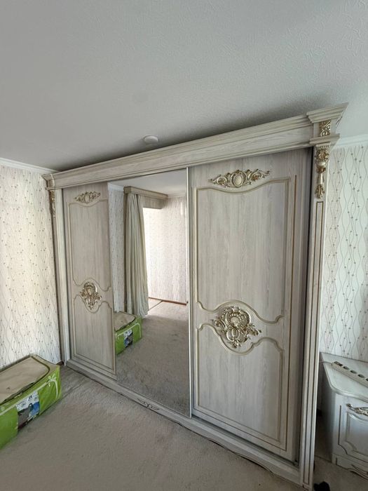 Продается спальная мебель комплект б/у