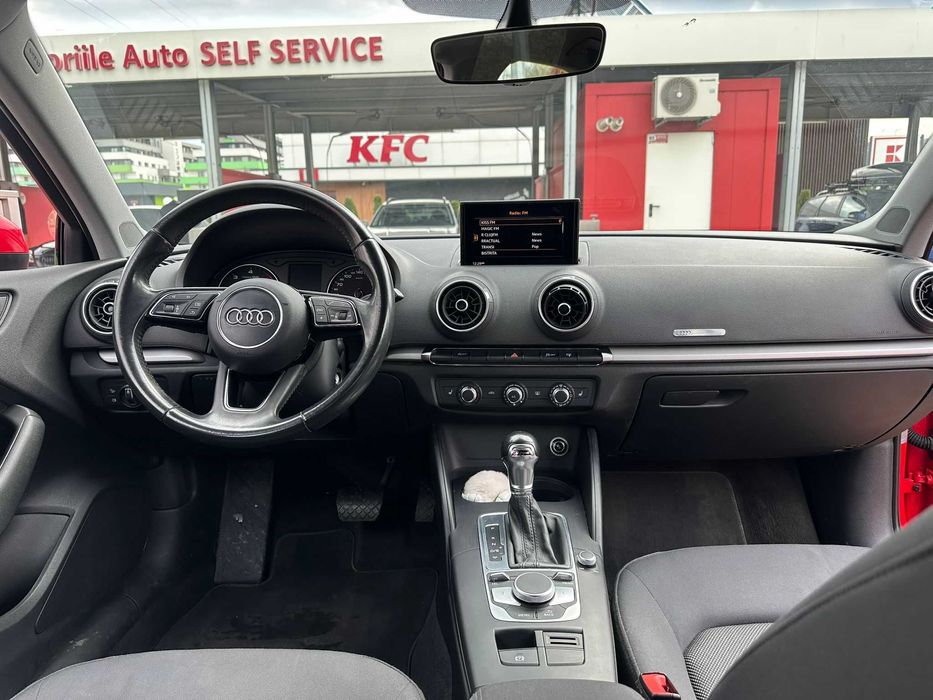 vand sau schimb  2 autoturism audi a3 si mercedes GLC