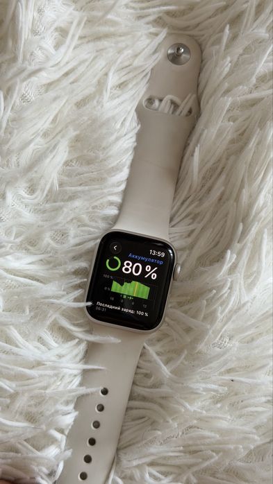 Apple watch se 40 мм 80% акб