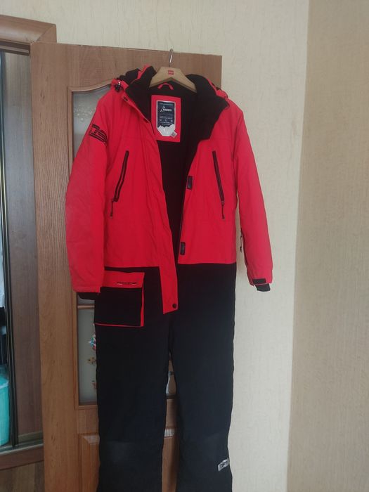 Продам зимний слитный комбинезон