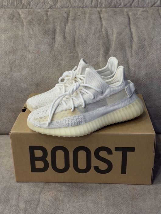 Yeezy 350 V2 White – Mărimea 42 | Clean & Premium