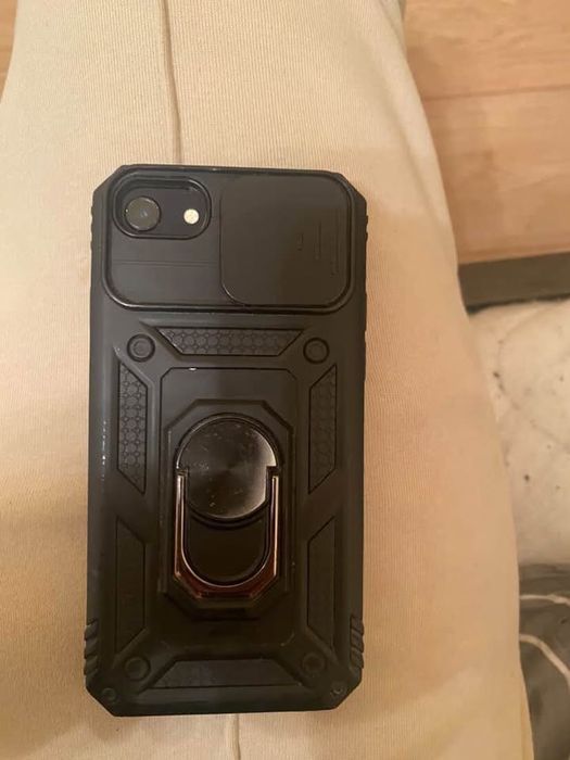 Продавам IPhone SE 2022 (128GB)