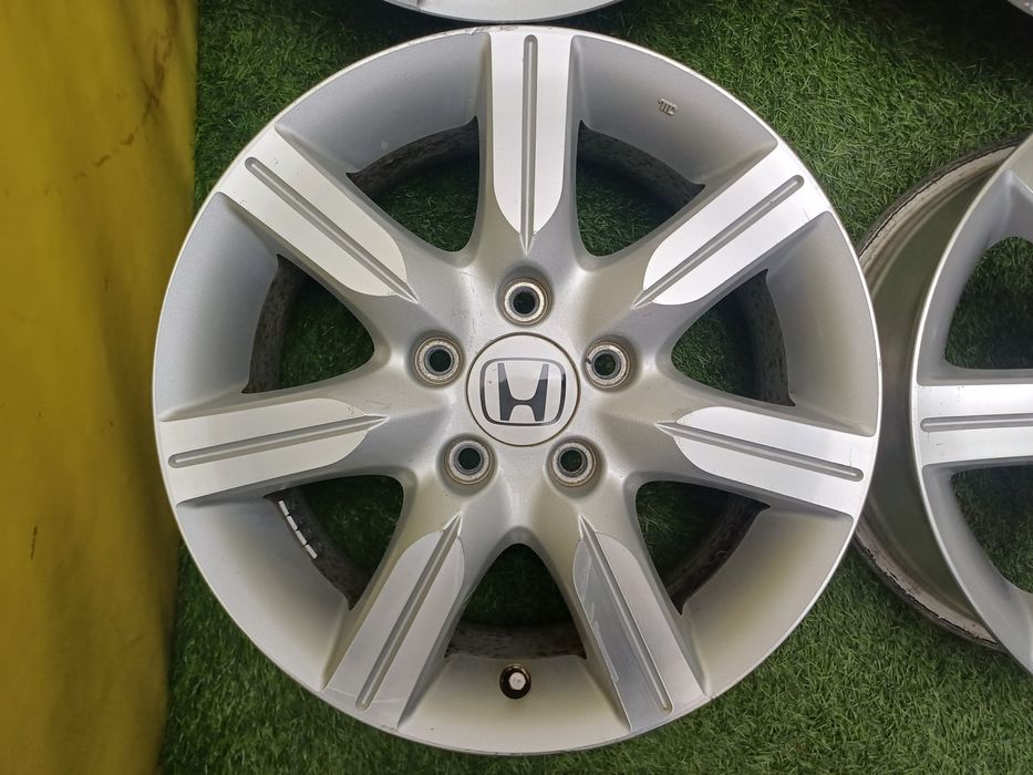 Диски R16 5x114.3 на Honda и другие.