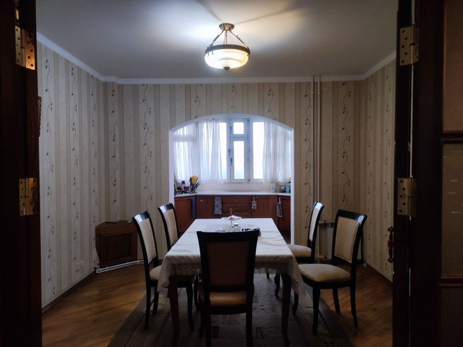 Банковская квартира ул.Мирабад кафе АНОР 4/7/9 140м² полы паркетные