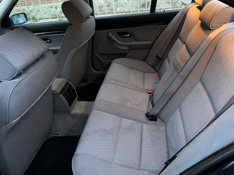 Продавам BMW 528. E39