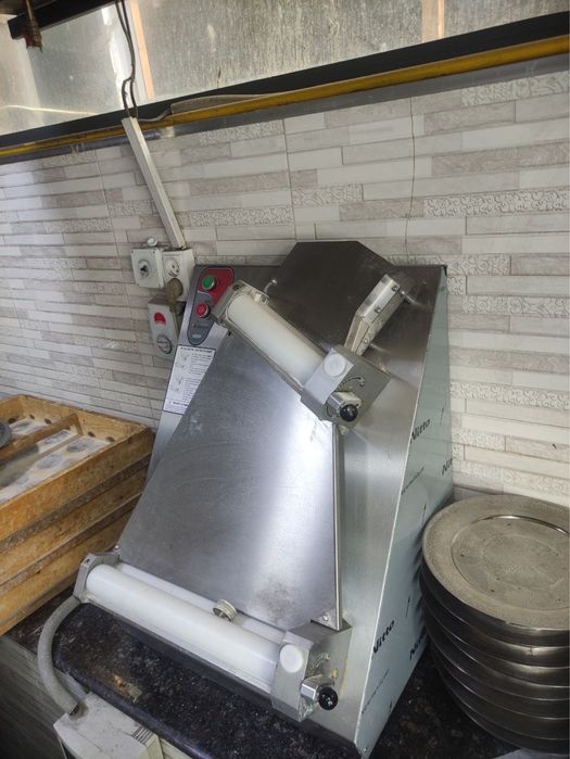 Hamir yoyish aparati kafe va restoranlar uchun