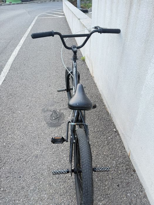 Vând BMX velors ideal pentru trick-uri și plimbări