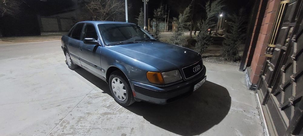 Машина ауди 100 сатылад