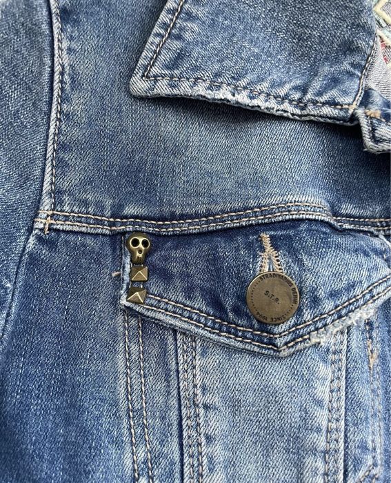 Geaca blugi brodata Stradivarius