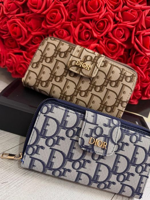 Дамски портмонета.