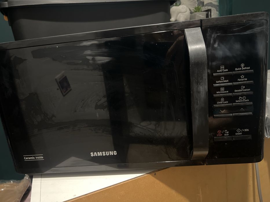 Cuptor cu microunde Samsung – funcționează perfect